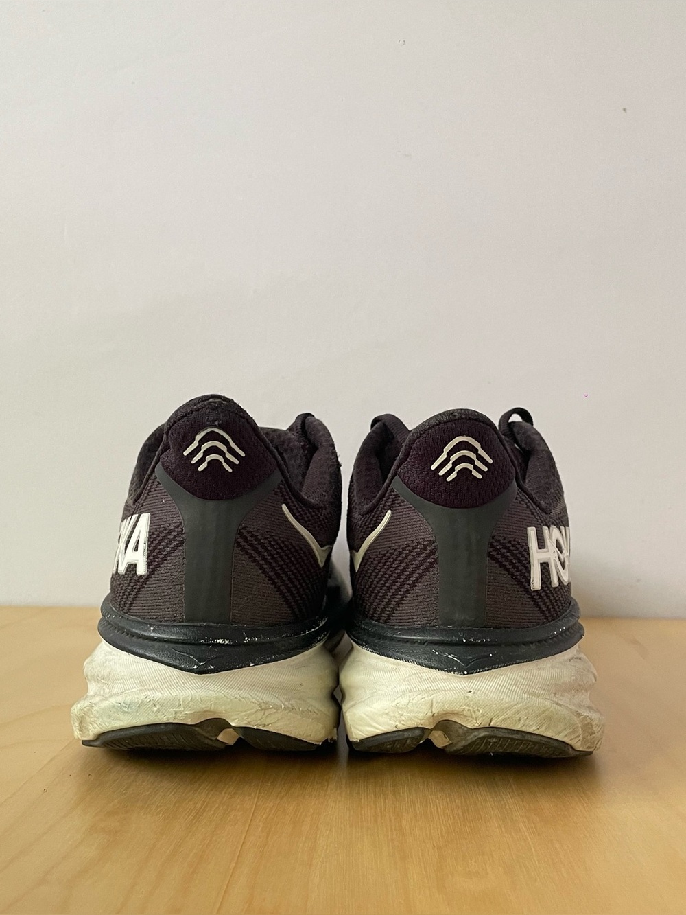 HOKA Clifton 9 road running shoes | US 8.5B - Picture 4 of 8
